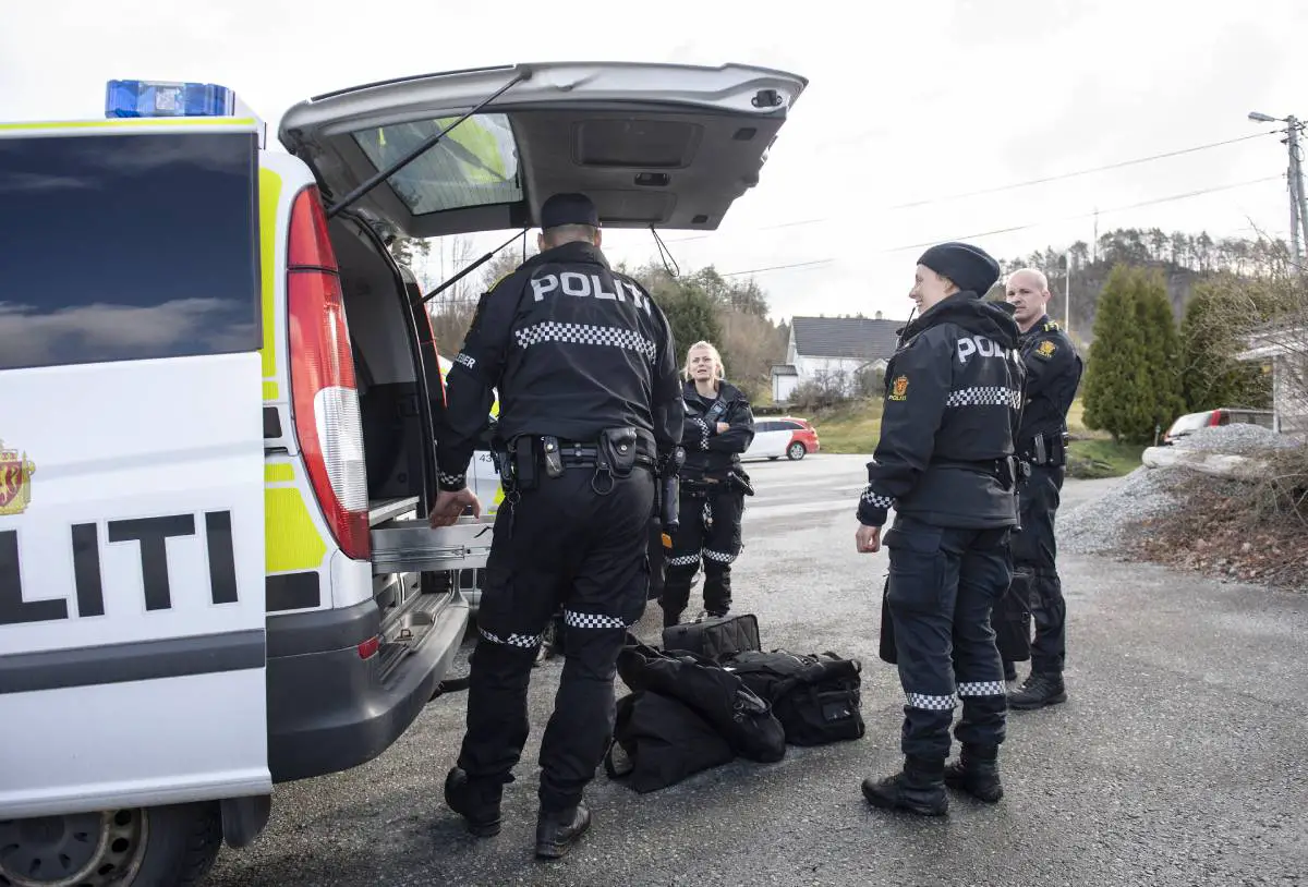 Il a fallu 70 minutes à la police pour arriver sur place après la notification d'un possible homicide à Varaldsøy 4 Il a fallu 70 minutes à la police pour arriver sur place après la notification d'un possible homicide à Varaldsøy - 3