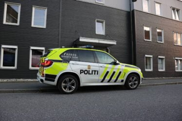 Un homme poignardé à Sandefjord - deux personnes arrêtées - 16