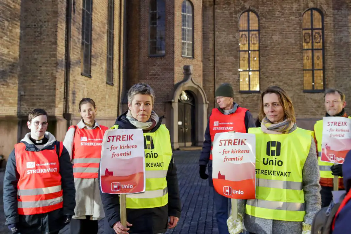 Les prêtres norvégiens en grève: "Nous sommes très inquiets pour l'avenir de l'Église" 4 Les prêtres norvégiens en grève: "Nous sommes très inquiets pour l'avenir de l'Église" - 3