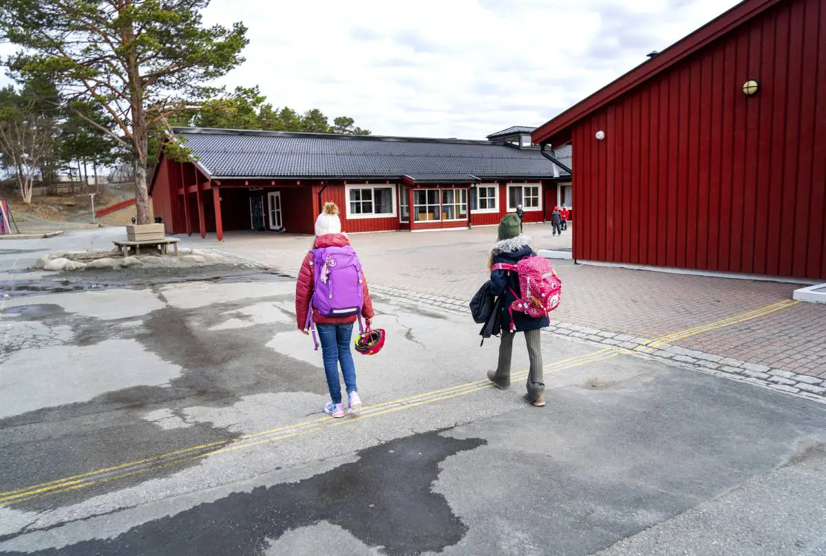 Nouveaux chiffres: 64% des enfants norvégiens se rendent à l'école à vélo ou à pied - 5