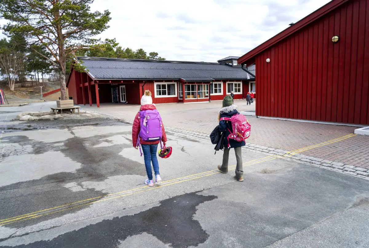 Nouveaux chiffres: 64% des enfants norvégiens se rendent à l'école à vélo ou à pied - 3