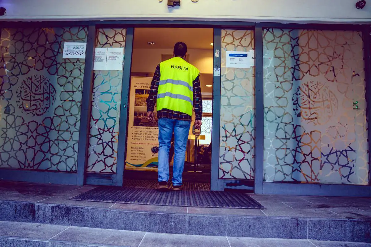 Les dirigeants musulmans d'Oslo encouragent les membres de la congrégation à se faire vacciner 4 Les dirigeants musulmans d'Oslo encouragent les membres de la congrégation à se faire vacciner - 3