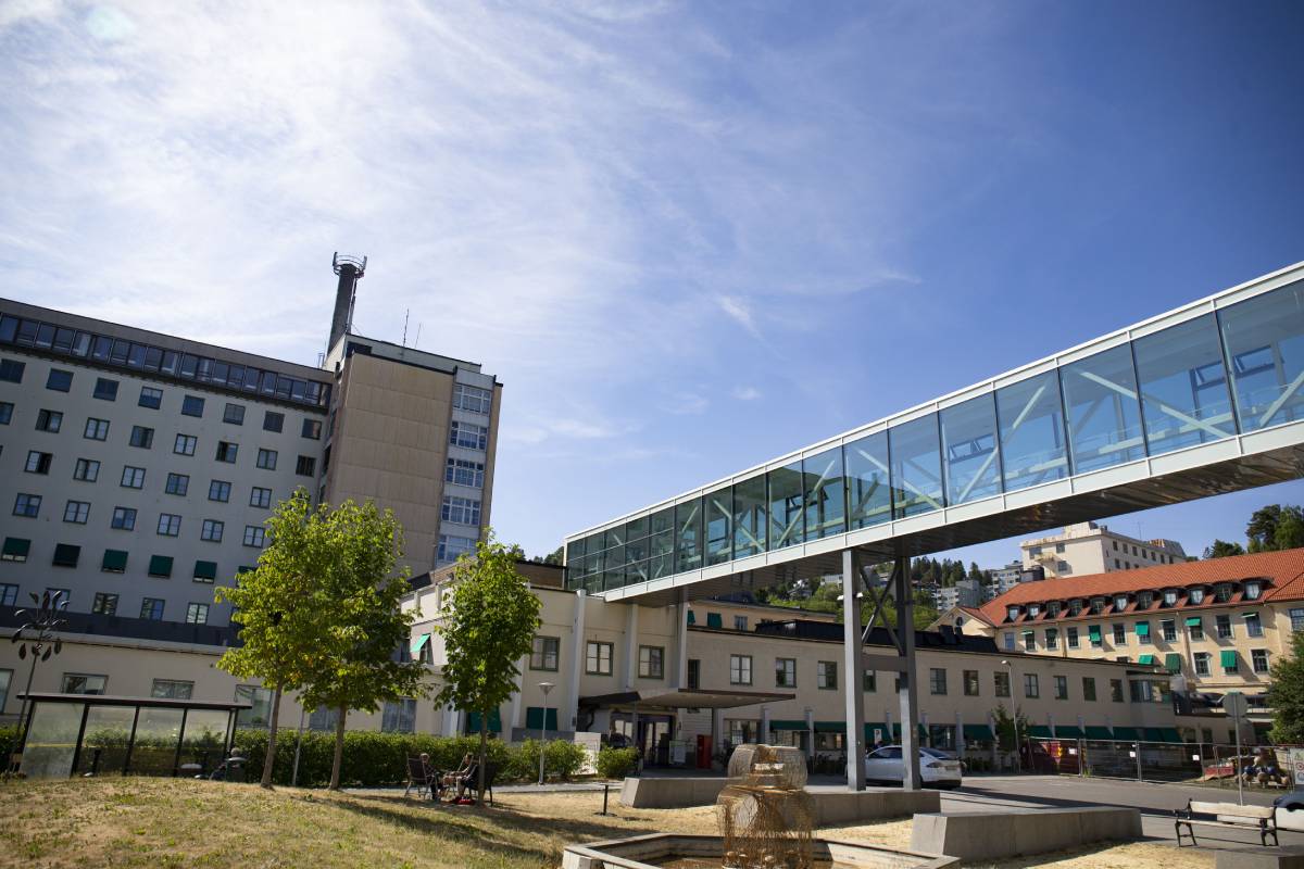Épidémie à l'hôpital universitaire d'Oslo: huit patients et trois employés sont testés positifs au COVID-19 4 Épidémie à l'hôpital universitaire d'Oslo: huit patients et trois employés sont testés positifs au COVID-19 - 3