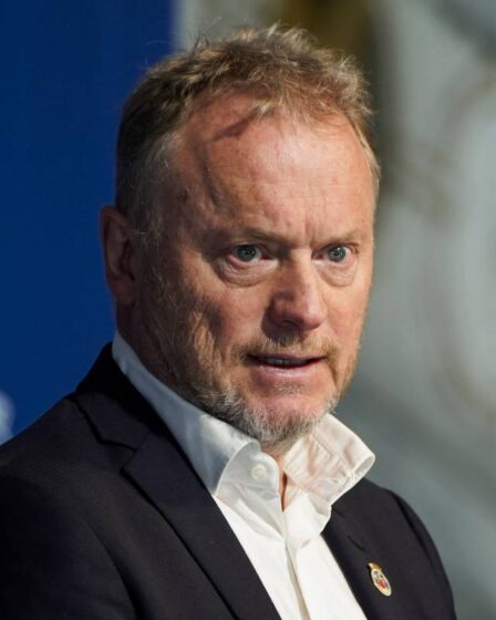 Johansen s'oppose à la proposition d'allégement de NHO. Il craint que cela n'augmente l'infection importée en Norvège 2 Johansen s'oppose à la proposition d'allégement de NHO. Il craint que cela n'augmente l'infection importée en Norvège - 1