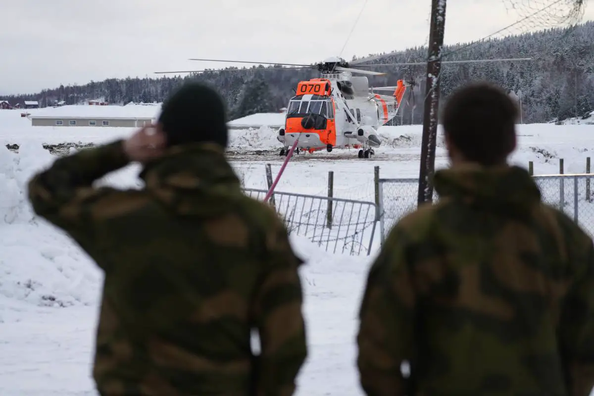Mise à jour du glissement de terrain à Gjerdrum: les sauveteurs ont atteint la zone "rouge" et recherchent des ruines de maisons pour les survivants - 3