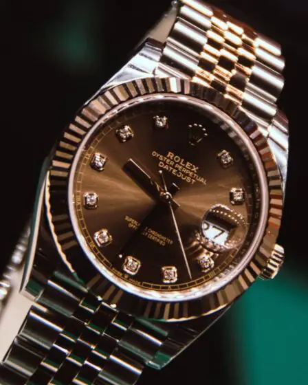 Un homme dans la vingtaine condamné à la prison pour avoir volé une Rolex d'une valeur de près de 100000 couronnes à Bærum 20 Un homme dans la vingtaine condamné à la prison pour avoir volé une Rolex d'une valeur de près de 100000 couronnes à Bærum - 19