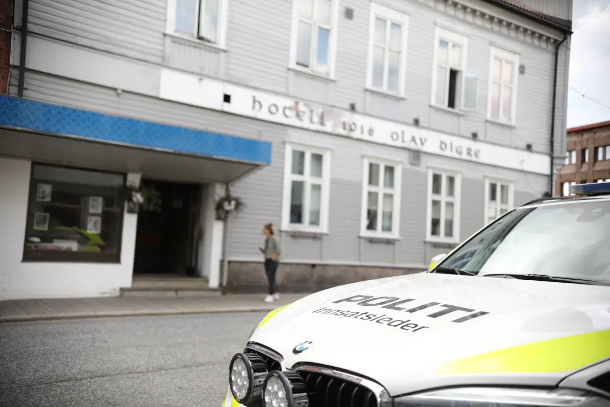 Police: une jeune fille de 15 ans a peut-être été inconsciente dans une chambre d'hôtel à Sarpsborg pendant 29 heures - 3