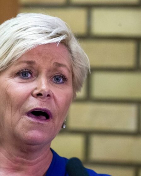 Siv Jensen écrit une autobiographie - 10