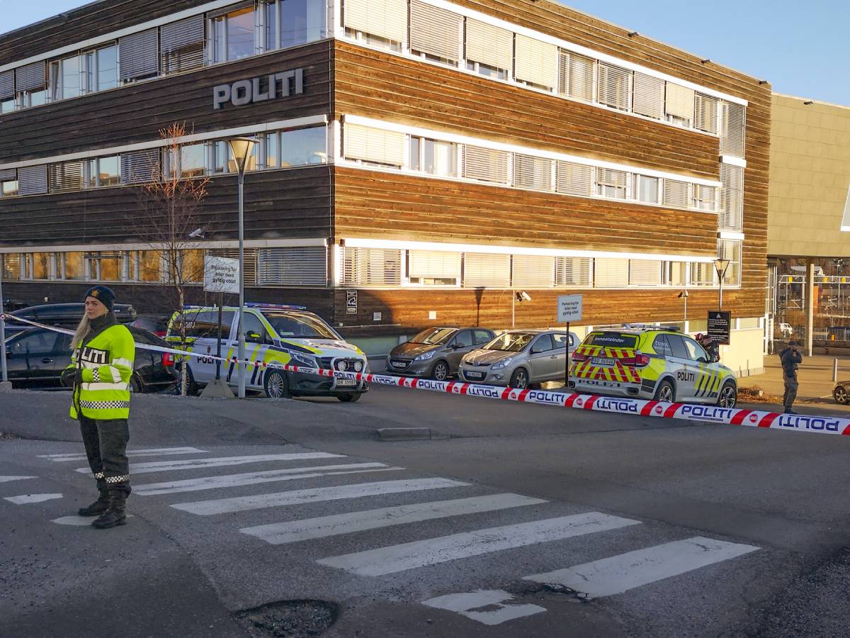 Un homme condamné à 12 ans de détention préventive pour avoir envoyé une lettre bombe au poste de police de Lillestrøm 4 Un homme condamné à 12 ans de détention préventive pour avoir envoyé une lettre bombe au poste de police de Lillestrøm - 3