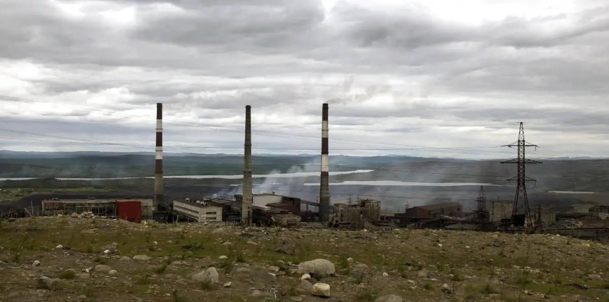 Fini les nuages ​​de dioxyde de soufre au-dessus du Finnmark: l'usine de fusion russe de Nickel fermera à Noël - 3