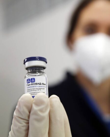 La Russie approuve une nouvelle variante du vaccin Spoutnik qui ne nécessite qu'une seule dose 8 La Russie approuve une nouvelle variante du vaccin Spoutnik qui ne nécessite qu'une seule dose - 7