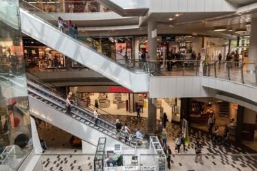 Plusieurs chaînes de magasins vont retirer les plastiques à usage unique de leurs étagères - 20