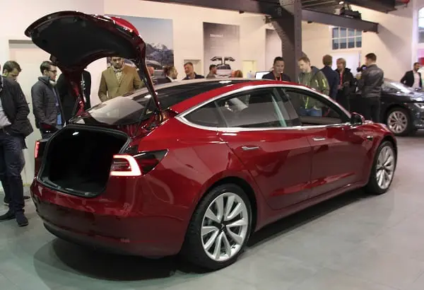 Tesla au sommet des ventes 6 Tesla au sommet des ventes - 5