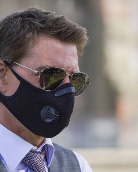 «Je te vois le refaire, tu es parti»: Tom Cruise crie à l'équipe de tournage pour avoir enfreint les mesures COVID-19 5 «Je te vois le refaire, tu es parti»: Tom Cruise crie à l'équipe de tournage pour avoir enfreint les mesures COVID-19 - 4