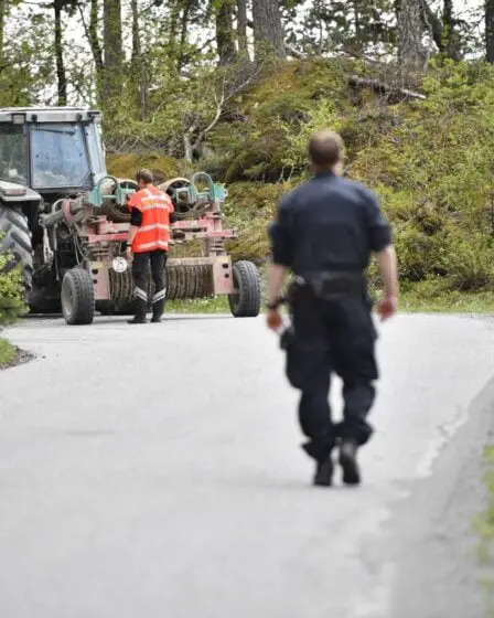 Un chauffeur dans la soixantaine décède après avoir heurté un tracteur à Eidsfoss 14 Un chauffeur dans la soixantaine décède après avoir heurté un tracteur à Eidsfoss - 13