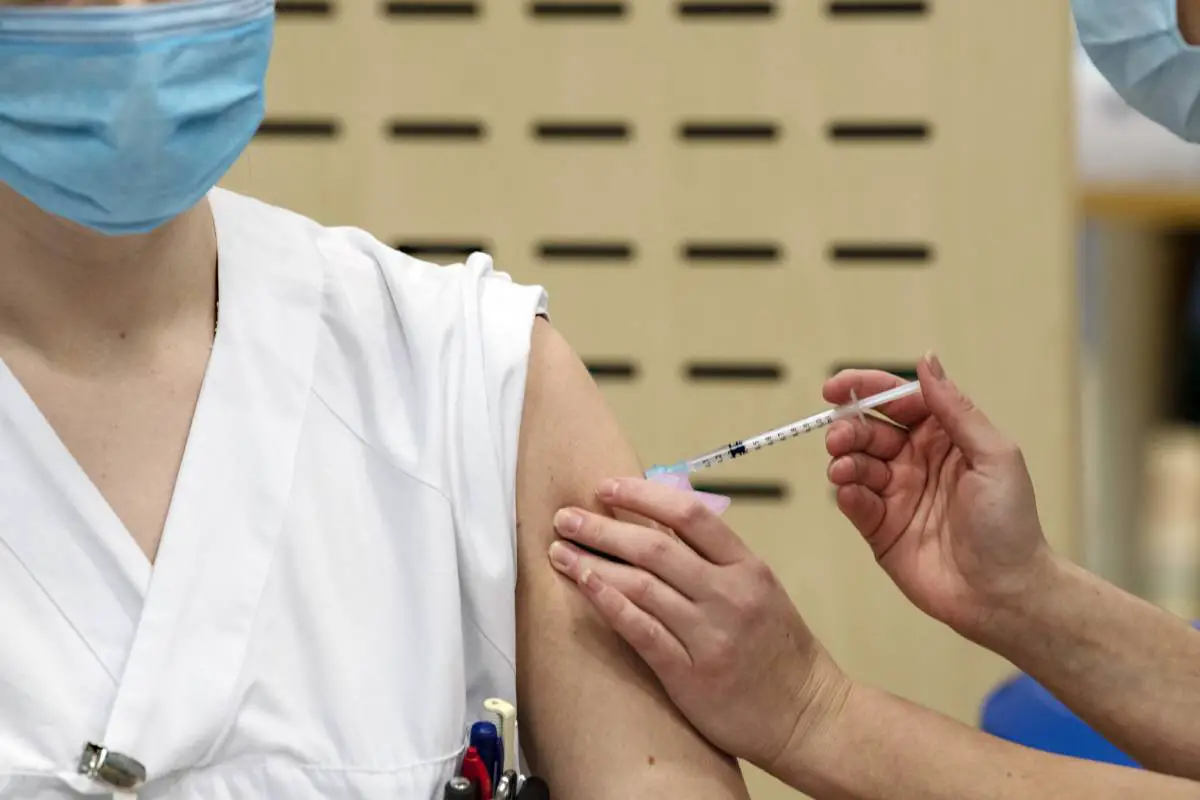 Un agent de santé a signalé une maladie grave après la vaccination AstraZeneca à Bodø en février 4 Un agent de santé a signalé une maladie grave après la vaccination AstraZeneca à Bodø en février - 3