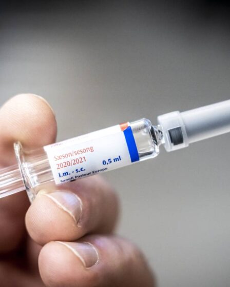 Plusieurs communes sont à court de vaccins contre la grippe chez les médecins généralistes. Les patients doivent désormais payer plus en pharmacie - 25