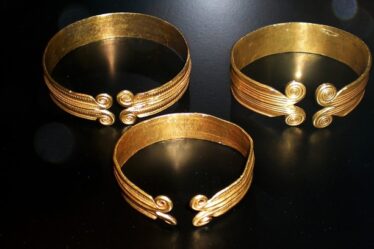 Un trésor d'or de 160 bijoux vikings découverts au Danemark - 21