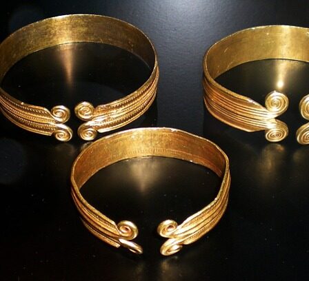 Un trésor d'or de 160 bijoux vikings découverts au Danemark - 16