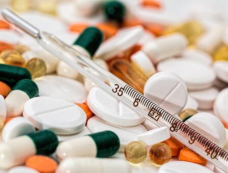 Veut des mesures contre la pénurie de médicaments 2 Veut des mesures contre la pénurie de médicaments - 1