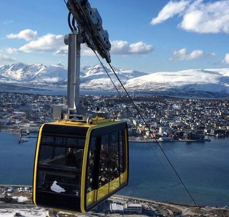 Le téléphérique TROMSØ OUVRE DE NOUVEAU LE SAMEDI 16 AVRIL 20 Le téléphérique TROMSØ OUVRE DE NOUVEAU LE SAMEDI 16 AVRIL - 19