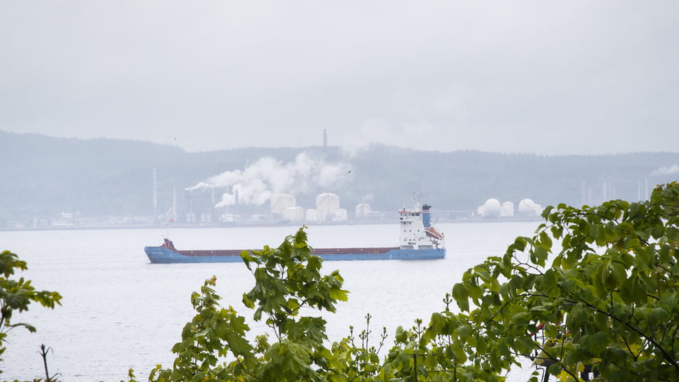Norsk Hydro doit nettoyer le fjord pollué 4 Norsk Hydro doit nettoyer le fjord pollué - 3