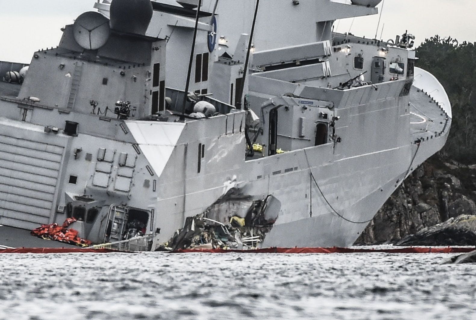 La Frégate KNM «Helge Ingstad» n'est pas assurée 4 La Frégate KNM «Helge Ingstad» n'est pas assurée - 3
