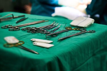 L'hôpital coupe la chirurgie de la circoncision - Norway Today - 18