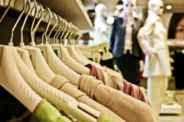 Baisse marquée du prix des vêtements le mois dernier - 16
