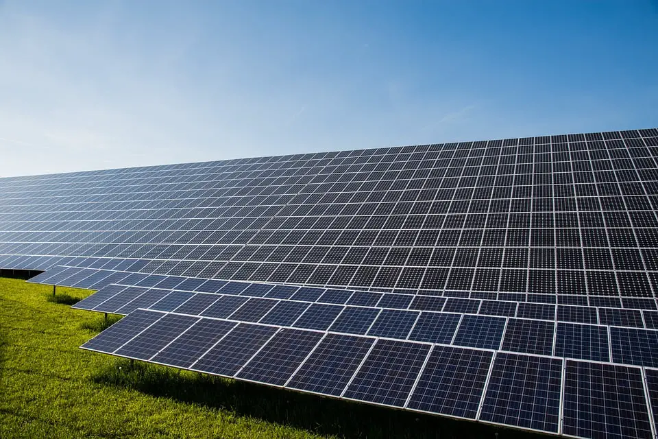 Un producteur de panneaux solaires va investir des milliards 4 Un producteur de panneaux solaires va investir des milliards - 3