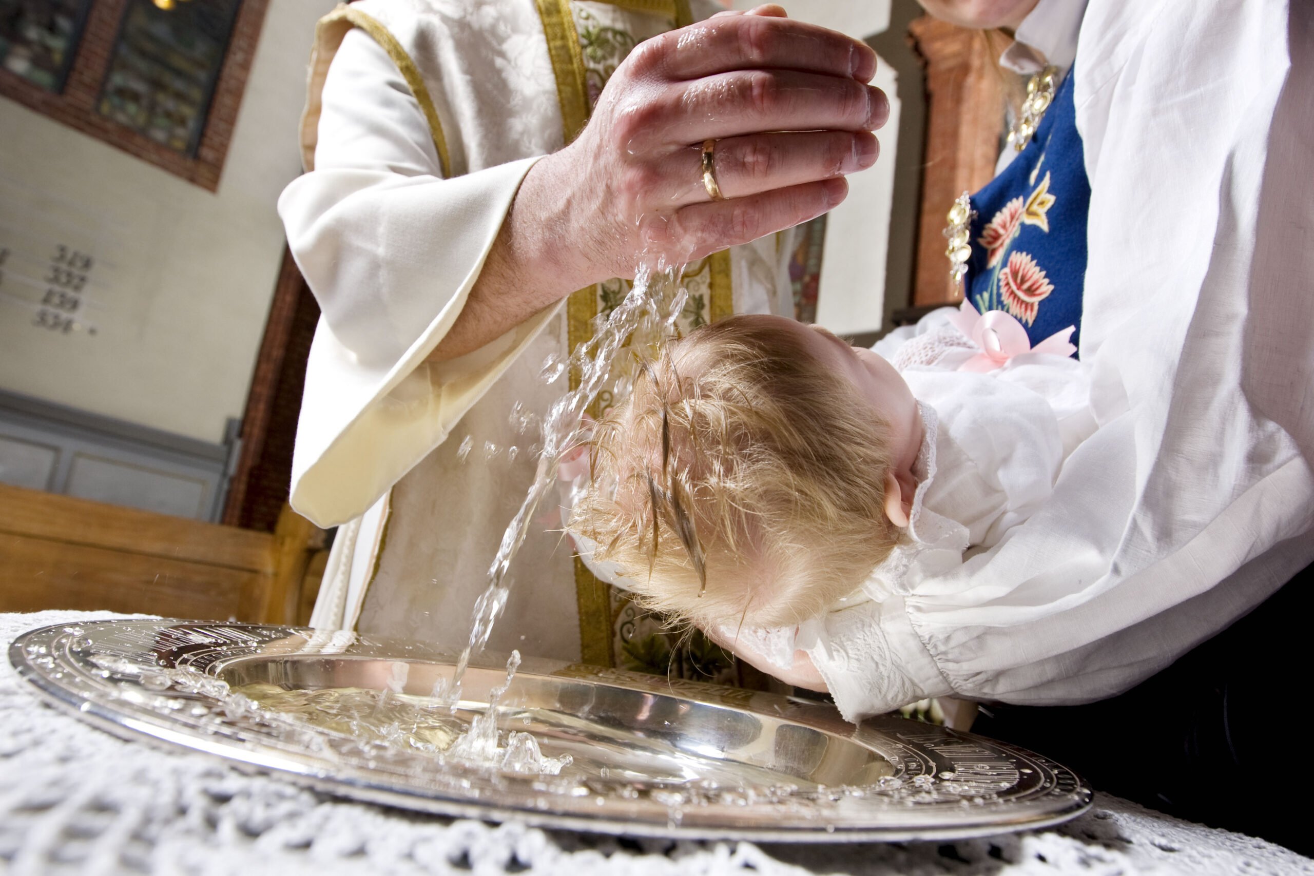 Moins d'enfants en Norvège sont baptisés - 3