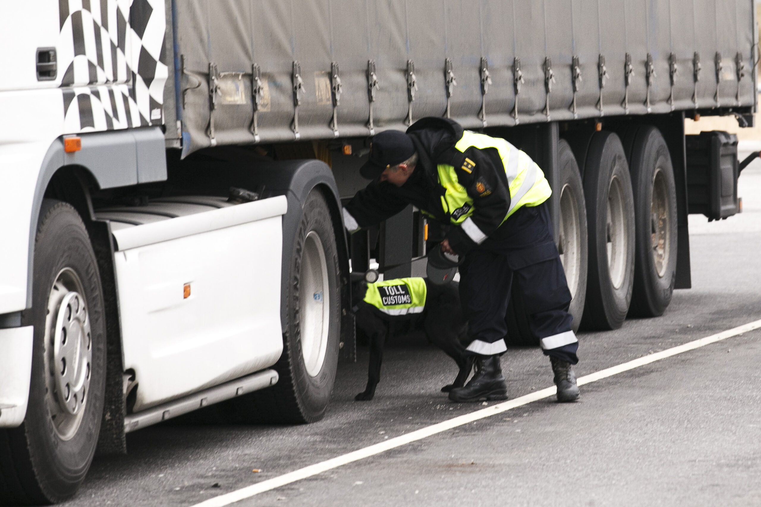 114 camions arrêtés aux contrôles aux frontières suédoises 4 114 camions arrêtés aux contrôles aux frontières suédoises - 3