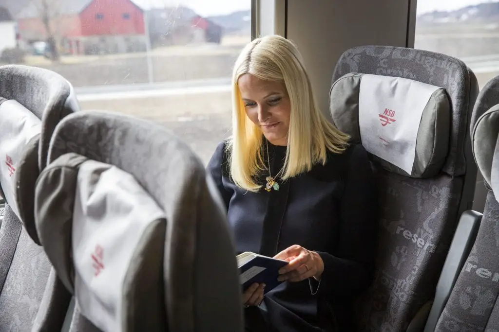 La princesse héritière a hâte de lire beaucoup de livres cet été 4 La princesse héritière a hâte de lire beaucoup de livres cet été - 3