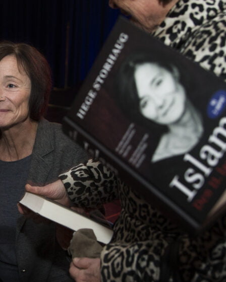 Business Group achète des livres Storhaug pour en faire don aux bibliothèques 17 Business Group achète des livres Storhaug pour en faire don aux bibliothèques - 16