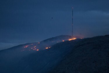 Les pompiers n'ont pas de contrôle sur l'incendie de Sandnes - 16