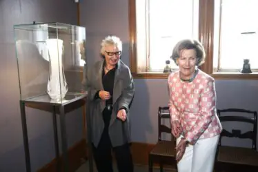 La reine Sonja ouvre sa propre collection d'art en verre - 24
