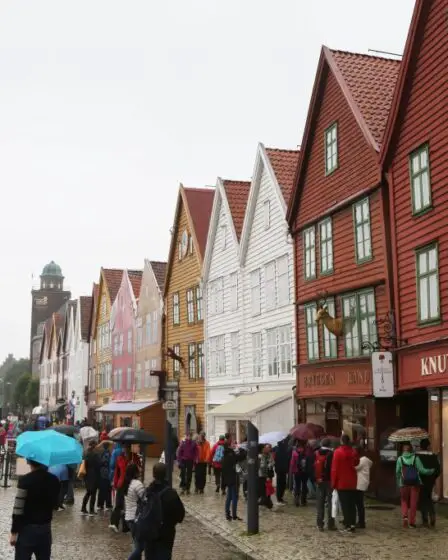 Le directeur de Bryggen considère les frais de tourisme 14 Le directeur de Bryggen considère les frais de tourisme - 13