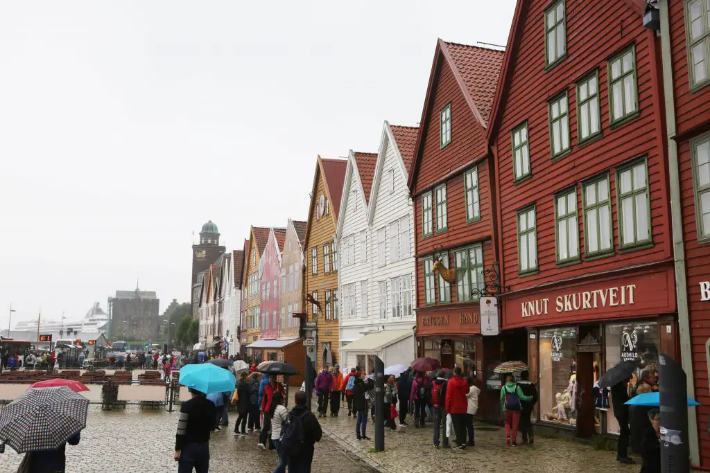 Le directeur de Bryggen considère les frais de tourisme 4 Le directeur de Bryggen considère les frais de tourisme - 3
