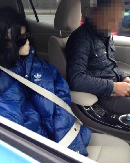 L'homme s'est arrêté avec Mannequin comme passager 29 L'homme s'est arrêté avec Mannequin comme passager - 28