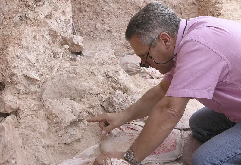 Une nouvelle étude affirme que l'humanité a 100 000 ans de plus qu'on ne le pensait auparavant 4 Une nouvelle étude affirme que l'humanité a 100 000 ans de plus qu'on ne le pensait auparavant - 3