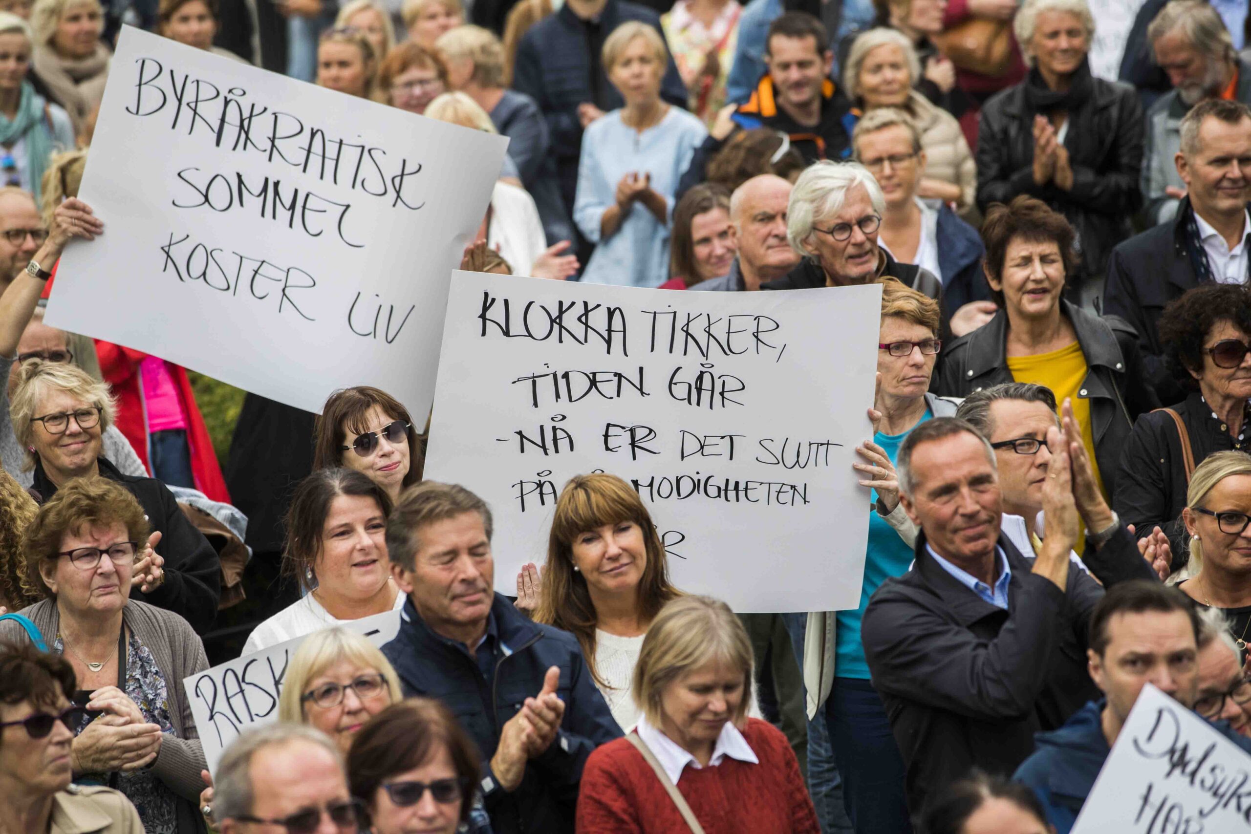 Les patients cancéreux manifestent contre la procrastination politique 4 Les patients cancéreux manifestent contre la procrastination politique - 3