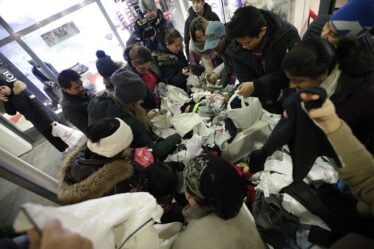 Ouverture tranquille du `` Black Friday '' à Vestby - 20