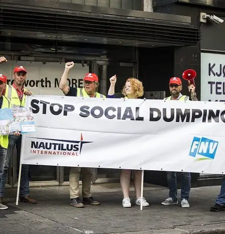 Les travailleurs néerlandais des plates-formes pétrolières manifestent à Oslo 11 Les travailleurs néerlandais des plates-formes pétrolières manifestent à Oslo - 10