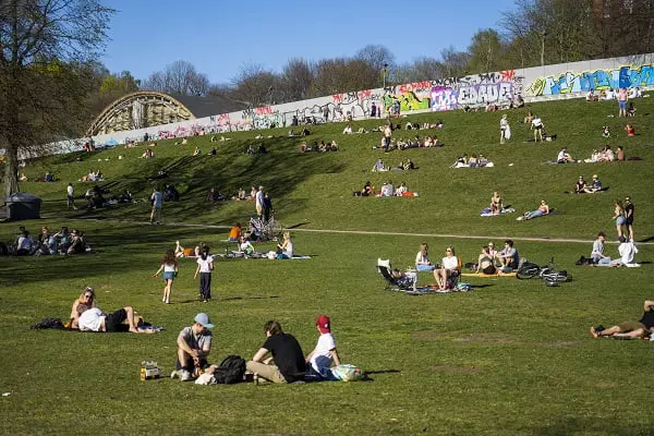 La moitié de la population craint que le gouvernement n'assouplisse trop rapidement les mesures corona 4 La moitié de la population craint que le gouvernement n'assouplisse trop rapidement les mesures corona - 3