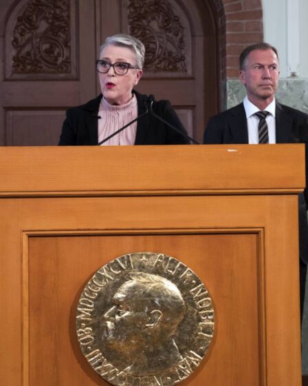 Le prix Nobel de médecine décerné aux chercheurs qui ont découvert le virus de l'hépatite C 5 Le prix Nobel de médecine décerné aux chercheurs qui ont découvert le virus de l'hépatite C - 4