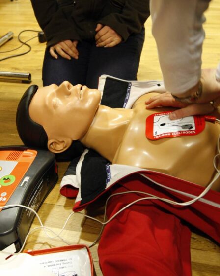 Nouvelle enquête : 60% des Norvégiens n'oseraient pas utiliser des défibrillateurs pour la réanimation 5 Nouvelle enquête : 60% des Norvégiens n'oseraient pas utiliser des défibrillateurs pour la réanimation - 4