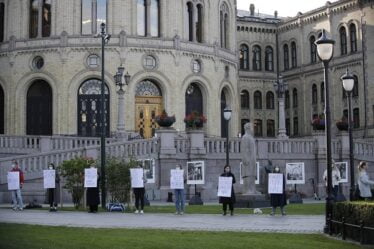 Des partis de jeunes manifestent en faveur des réfugiés de la Moria au parlement norvégien - 16