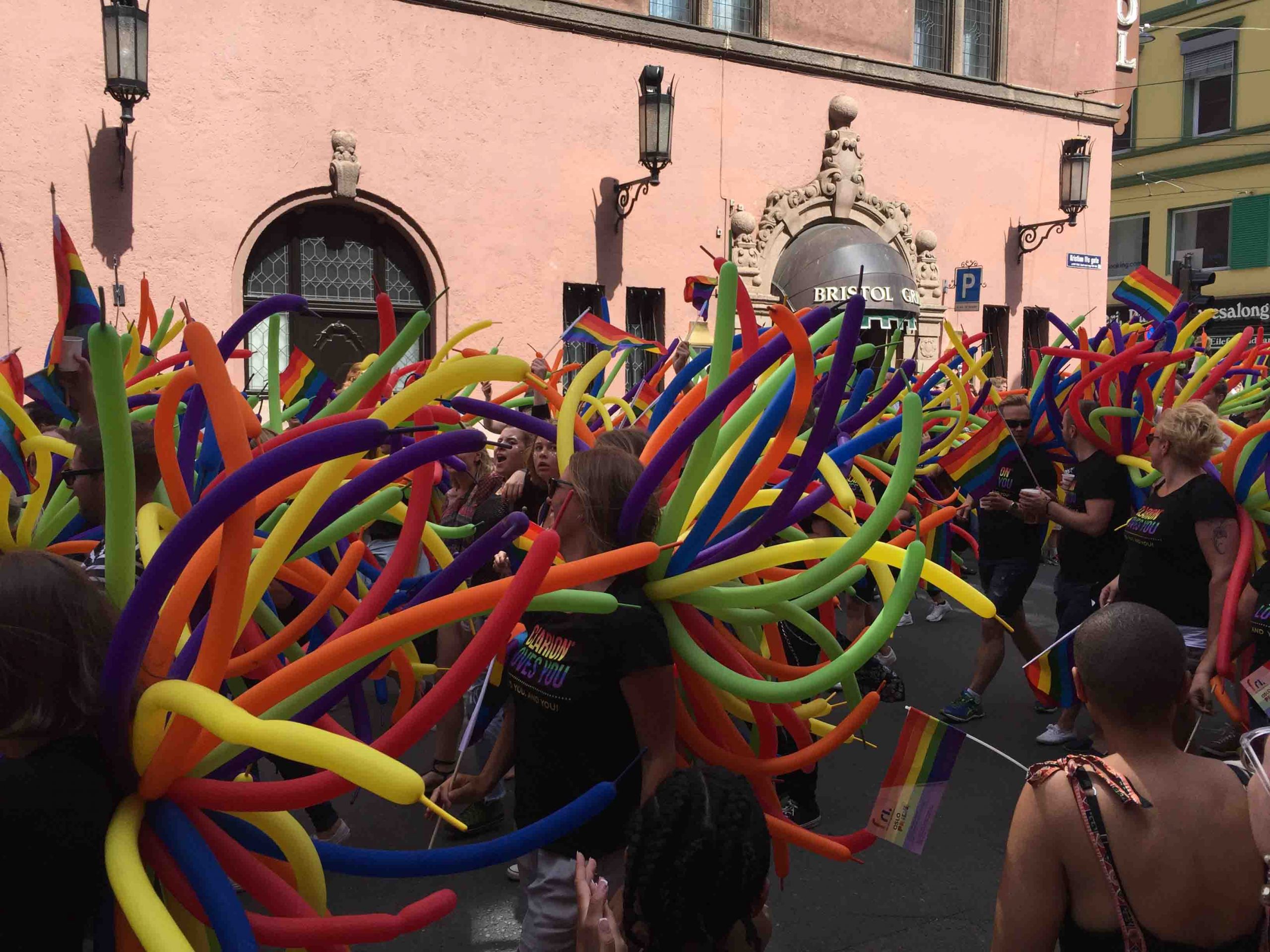 Erna Solberg à la tête du défilé de la fierté gay à Stavanger - 3