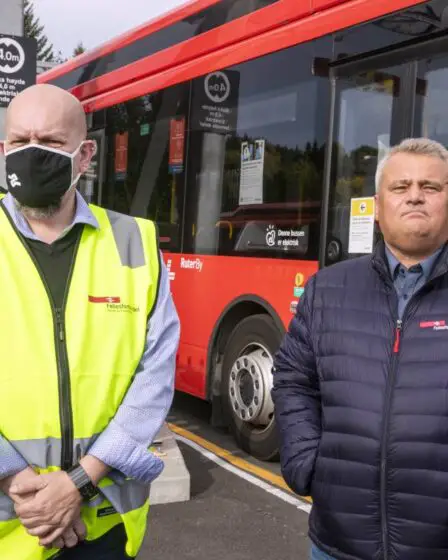 Escalade : 4 500 chauffeurs de bus norvégiens se joignent à la grève samedi 22 Escalade : 4 500 chauffeurs de bus norvégiens se joignent à la grève samedi - 21
