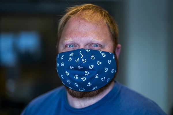 Les agents de santé pensent que trop peu portent des masques faciaux - 3